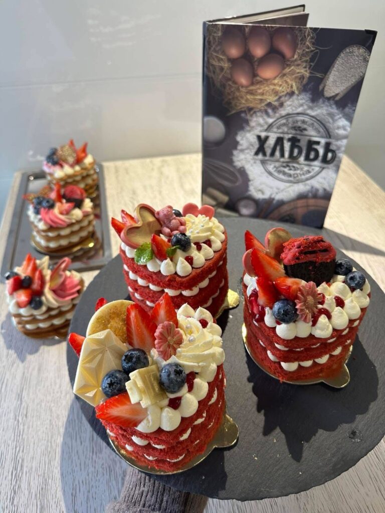 Мини торти Червено Кадифе