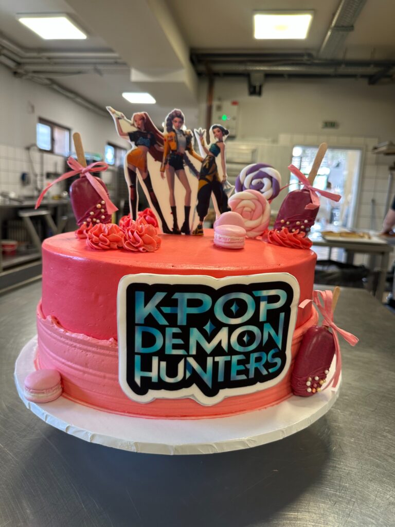 Торта за рожден ден K-pop Demon Hunters